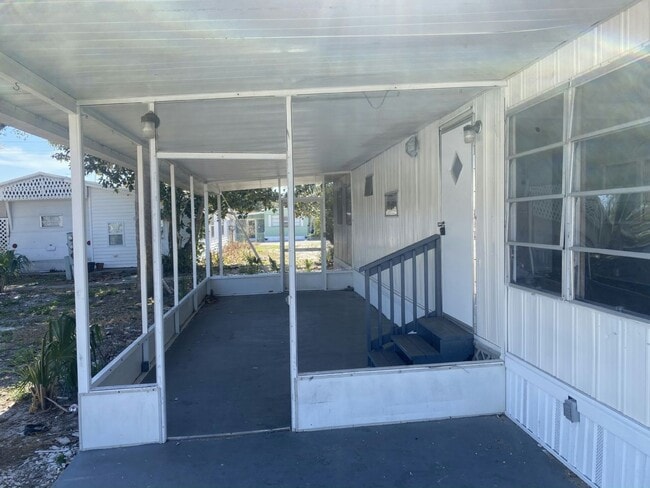 Building Photo - 1 Circle Dr