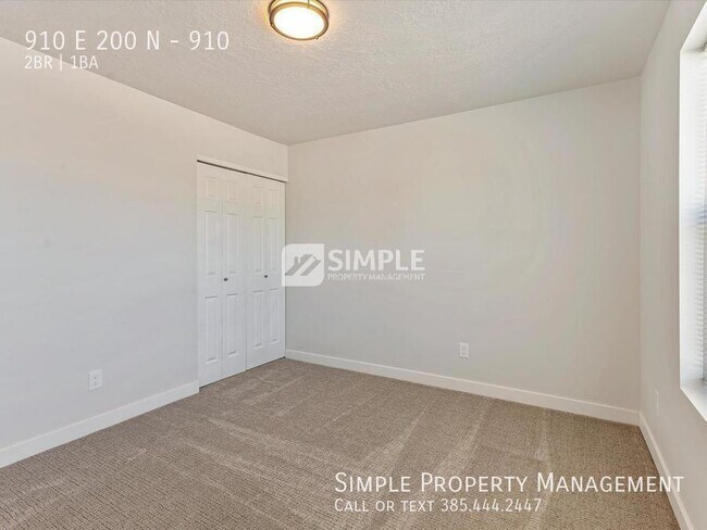 Building Photo - 910 E 200 N