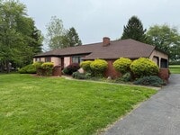 Building Photo - 5020 Walnut
