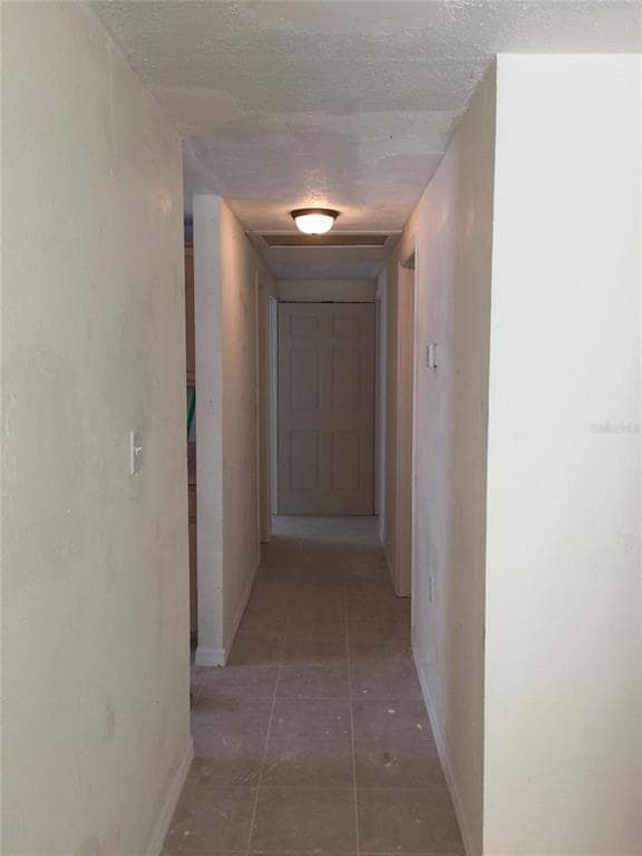 Building Photo - 1049 S Terry Ave