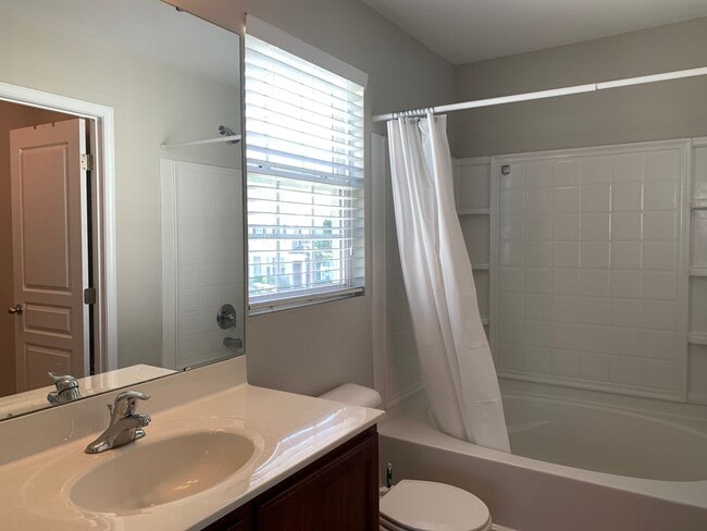 Building Photo - Perfectly Located 2 Bedroom Suite Townhome...