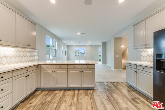 Building Photo - 713 Daniel Freeman Cir