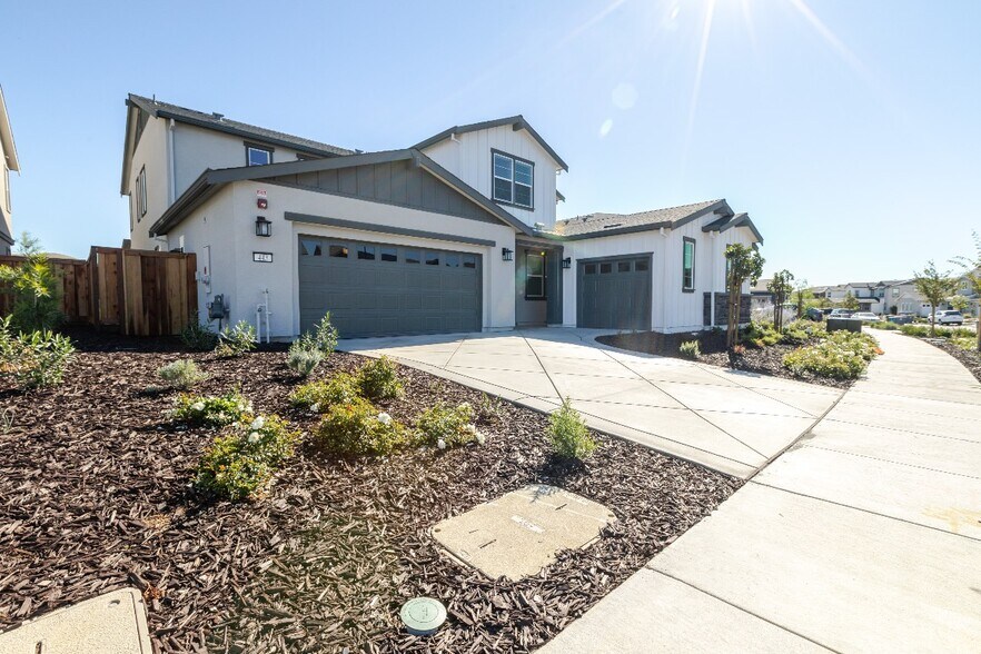 Building Photo - 443 Royal Nat'l Rd