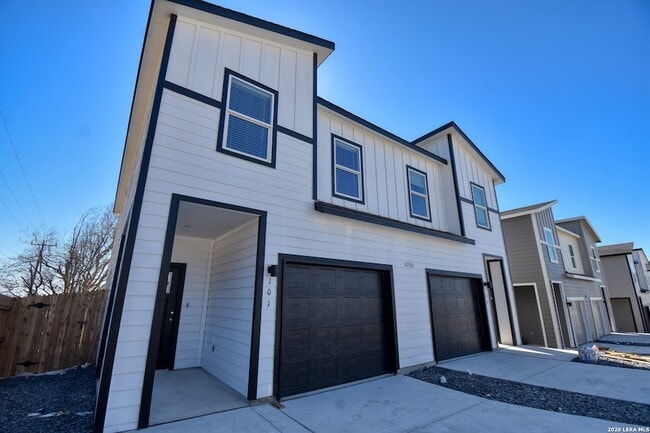 Building Photo - 6238 Pancho Villa Dr