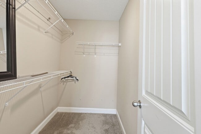 Building Photo - 4 Bedroom Griffin Park Home on Quiet Cul-de-Sac