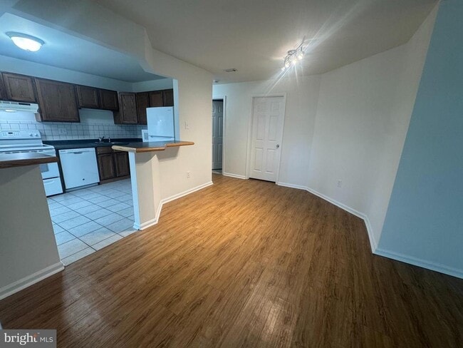 Building Photo - 408 Beacon Hill Dr