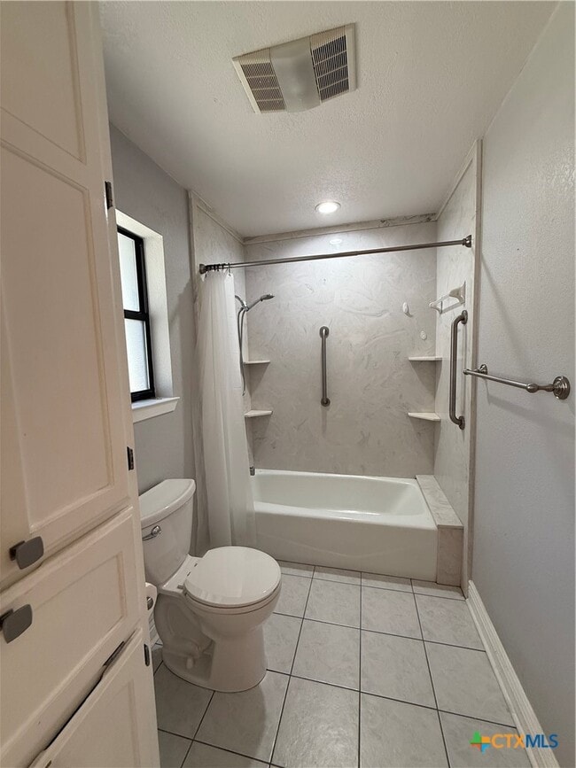 Building Photo - 1211 Clearwater Dr