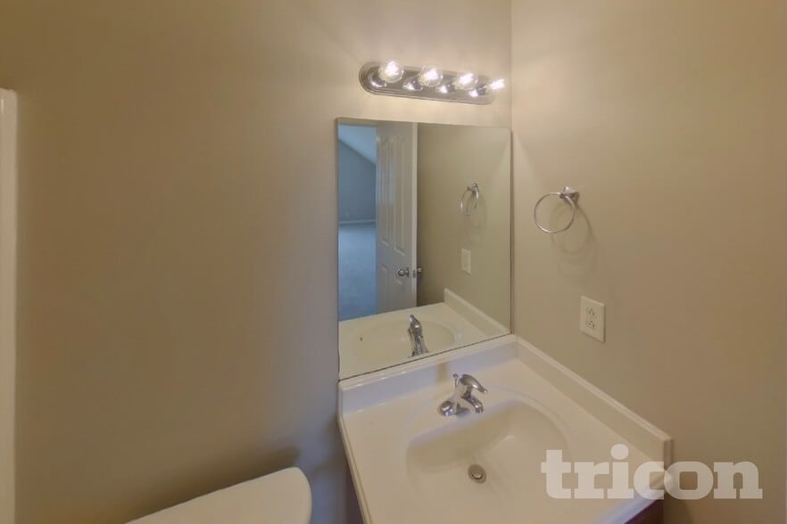 Building Photo - 3310 Perlino Dr