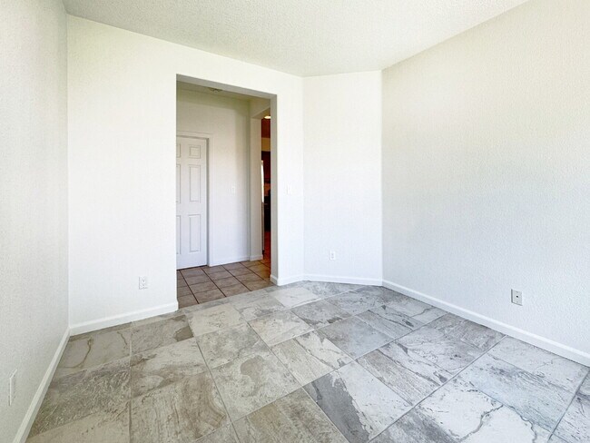 Building Photo - Wonderful 2 Story 3 BR Home in Loma Colorado