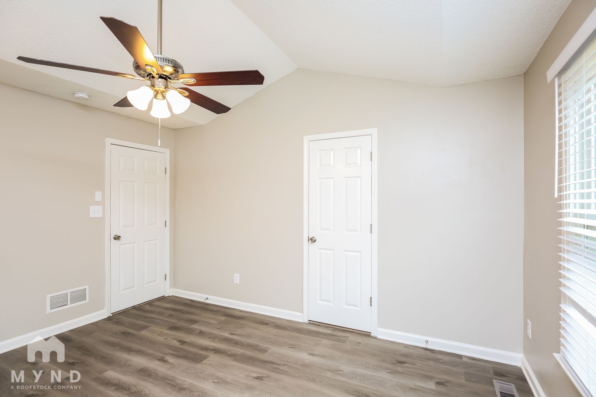 Building Photo - 374 Shoal Ct