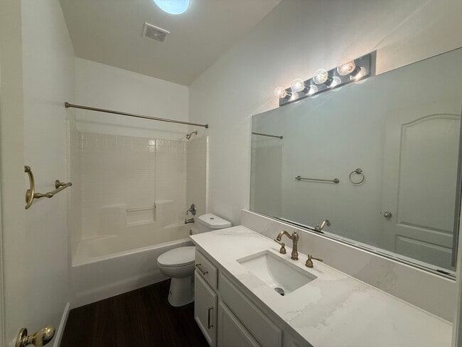 Building Photo - Spacious 4-Bedroom Corner Home MOVE IN SPECIAL