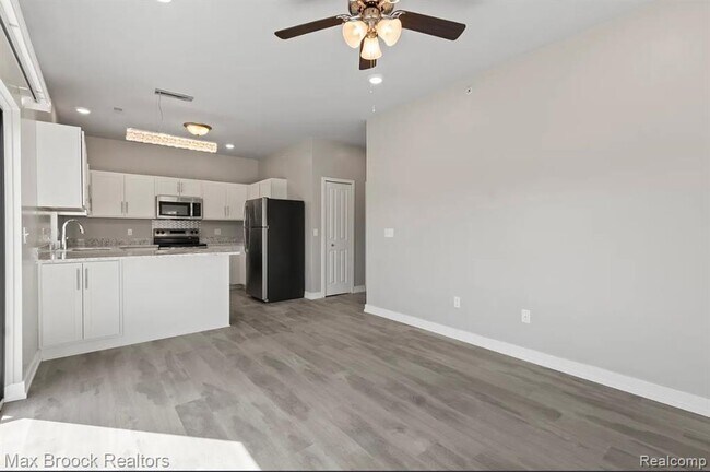 Building Photo - 105 Laurel Ct