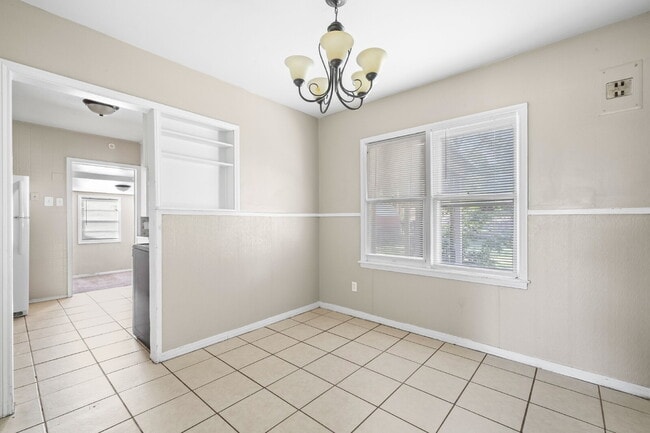 Building Photo - Vintage Home w/ Large Backyard, Minutes from TTU & Medical
