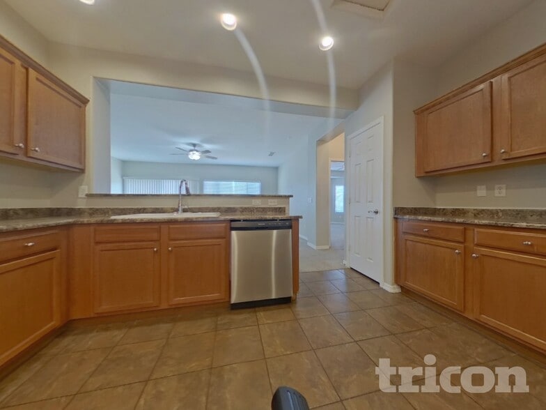 Building Photo - 25574 W St Charles Ct