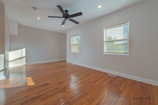 Building Photo - 527 N Ridgeway Ave