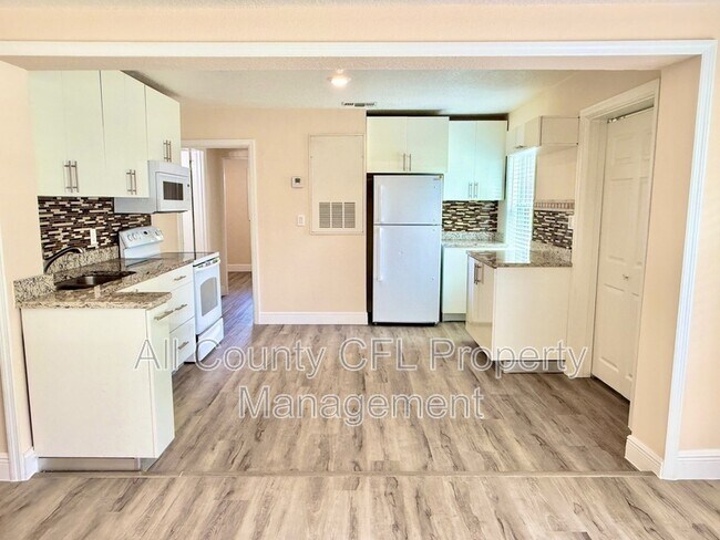 Building Photo - 30 Lemon Ln