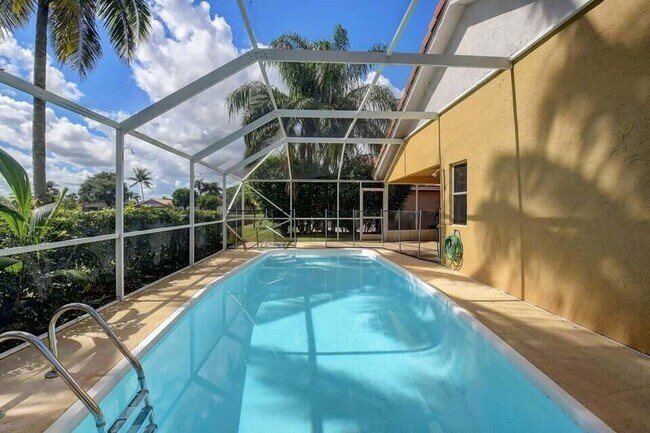 Building Photo - 8561 Tourmaline Blvd