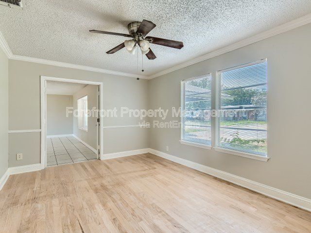 Building Photo - 7422 Stonehouse Dr