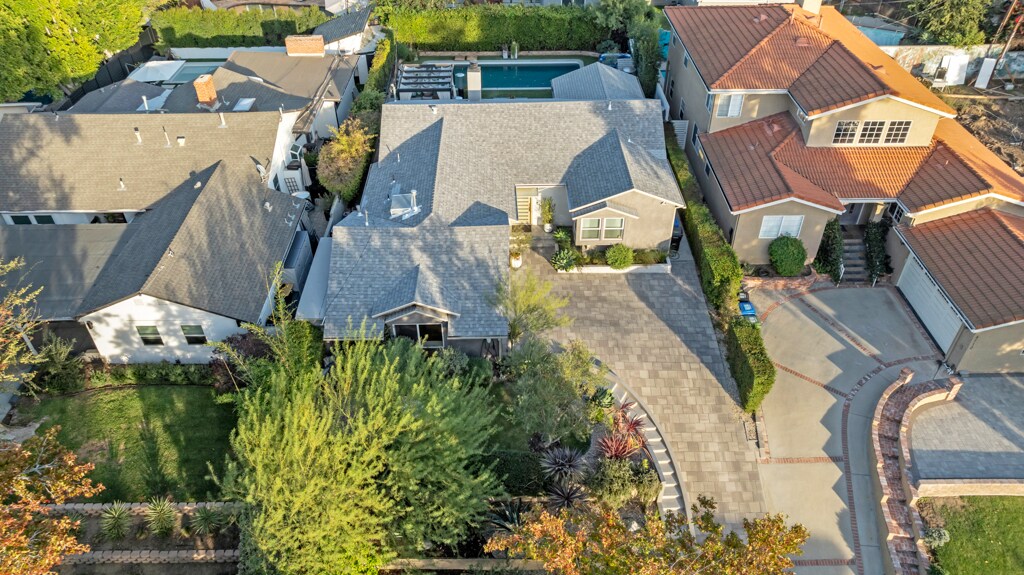 Building Photo - 4716 Tyrone Ave