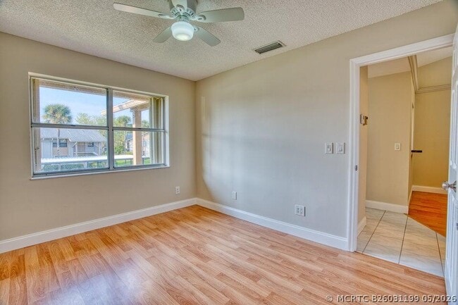Building Photo - 3151 SE Aster Ln