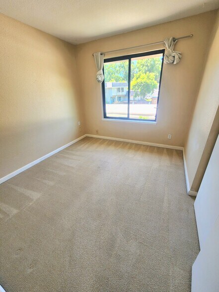 Third bedroom - 4634 Adobe River Ct