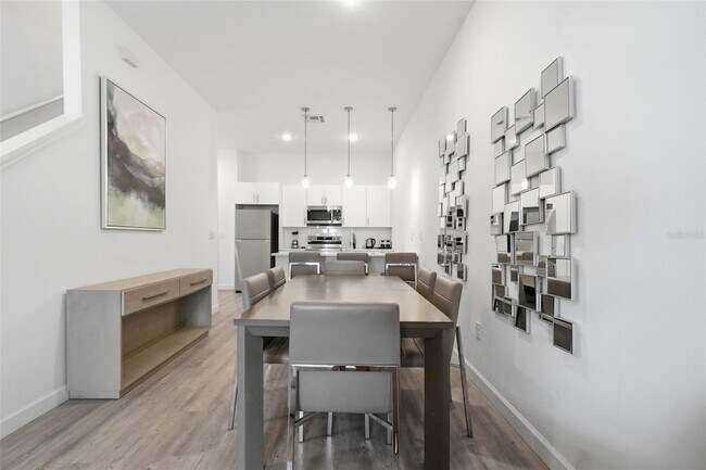 Building Photo - 285 Famagusta Dr