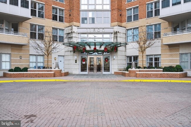 Building Photo - 11800 Sunset Hills Rd