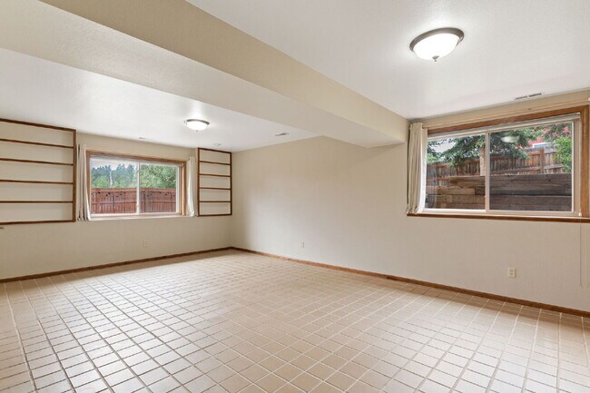 Building Photo - Rare Woodland Park Rental with RV Parking,...