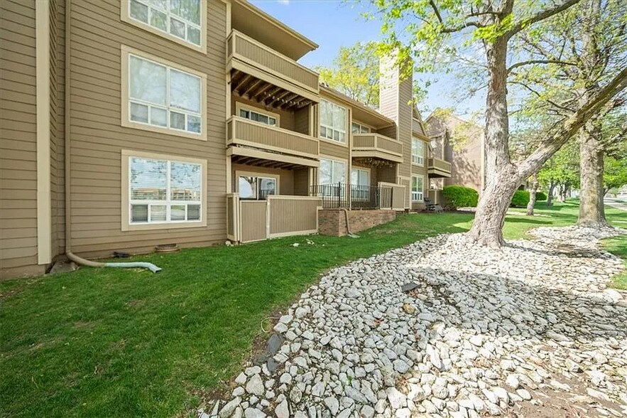 Building Photo - 11110 Nieman Rd