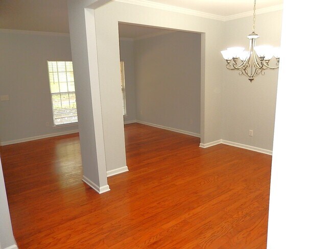 Building Photo - 3335 Archdale Dr
