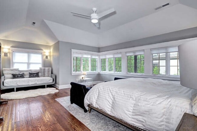Building Photo - Beautiful Luxury Home Available in Boulder