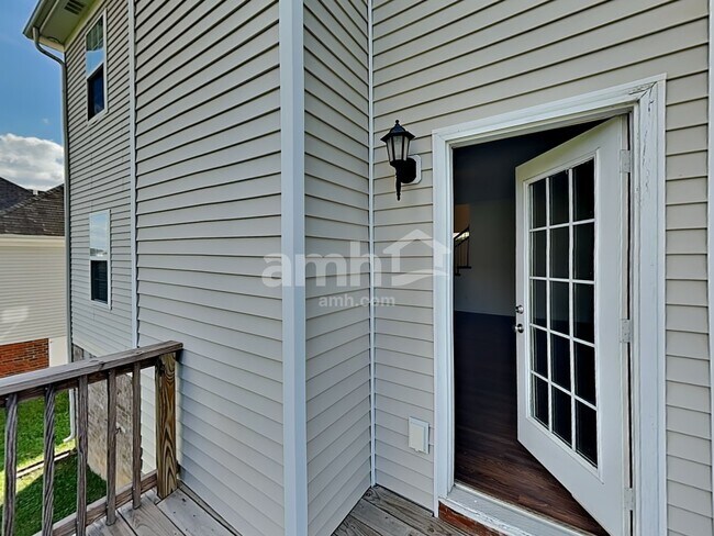 Building Photo - 3063 Romain Trail