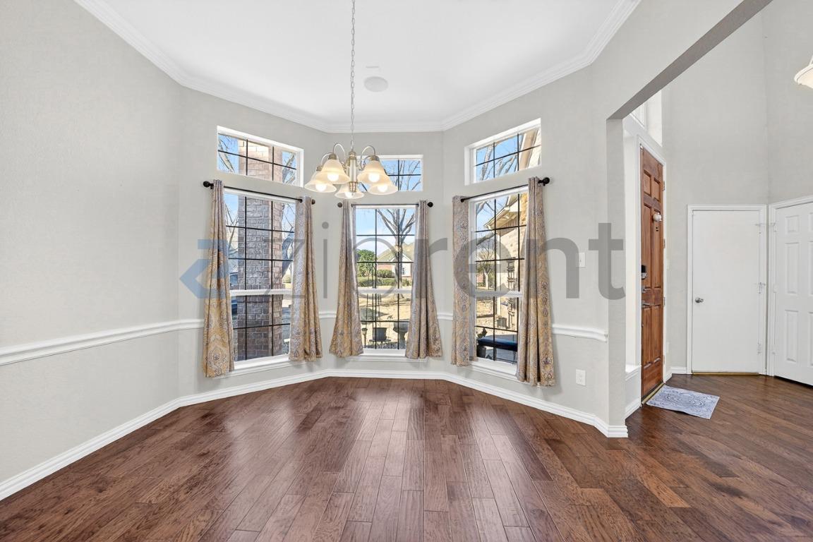 Building Photo - 909 Parker Dr