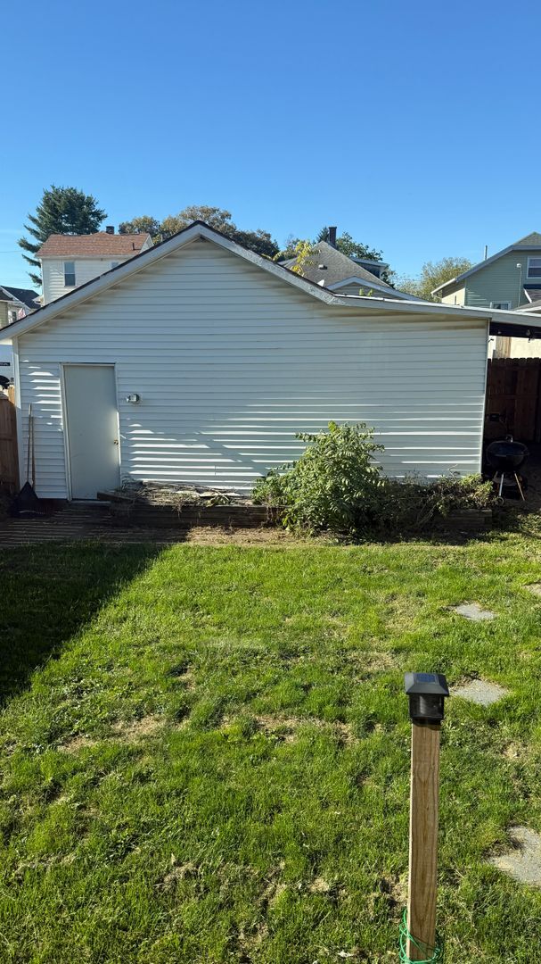 Building Photo - Large 4 bedroom single family home ready now!