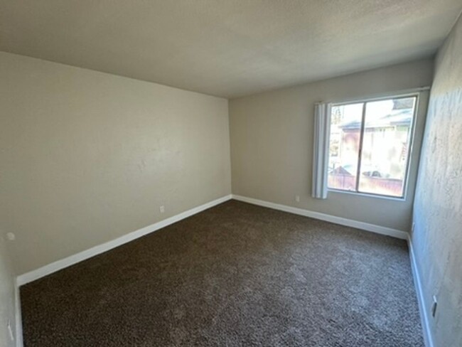 Building Photo - 1 Bedroom 1 Bathroom Condo in La Habra