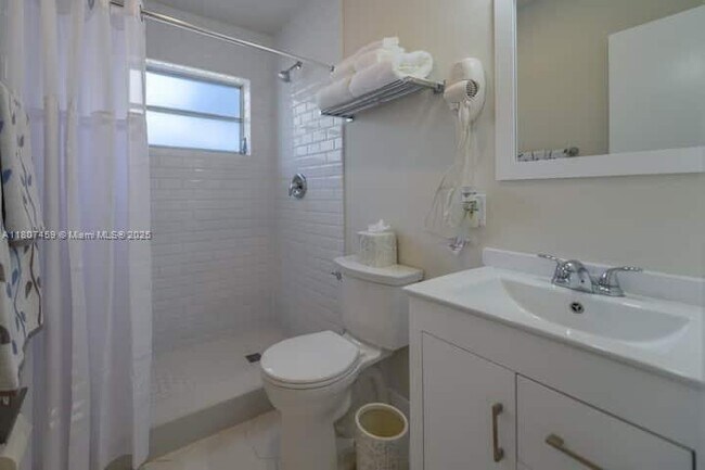 Building Photo - 3262 SW 28th St