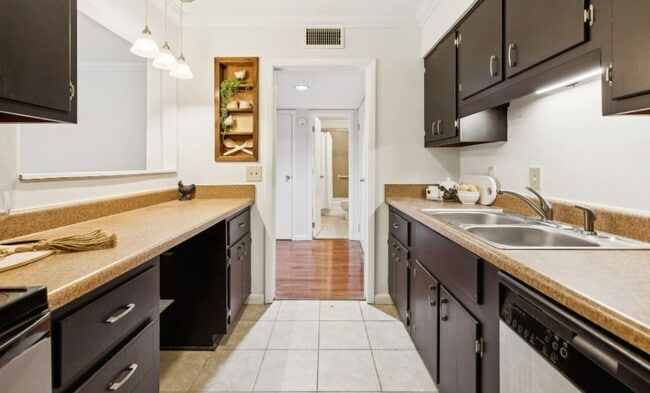 Building Photo - 1302 Dr. Martin Luther King Jr. Blvd