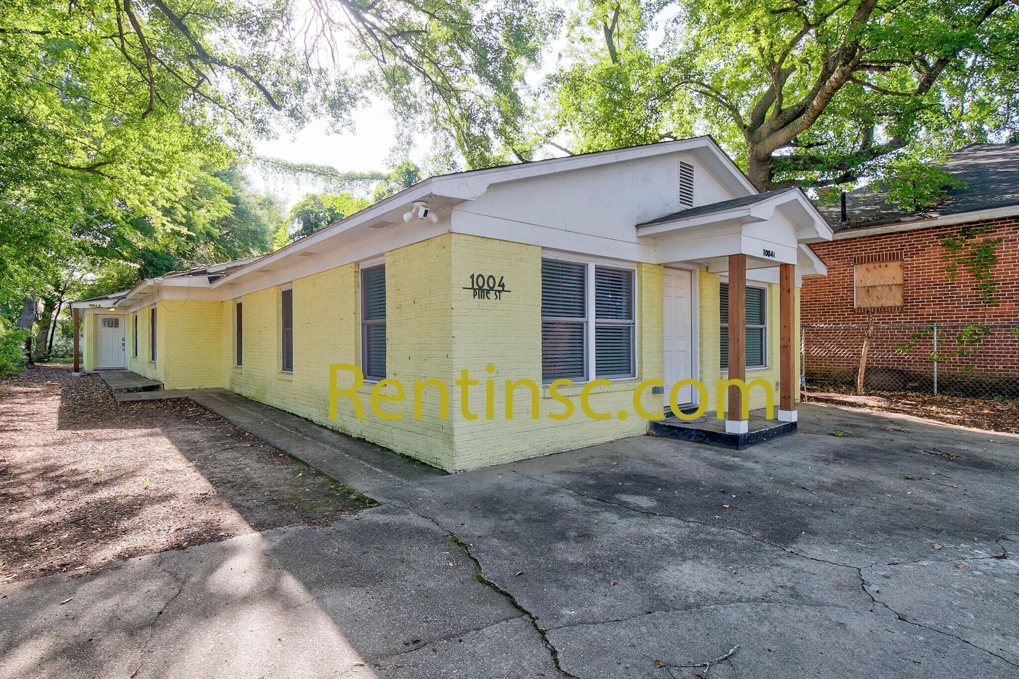Building Photo - 1004 Pine St