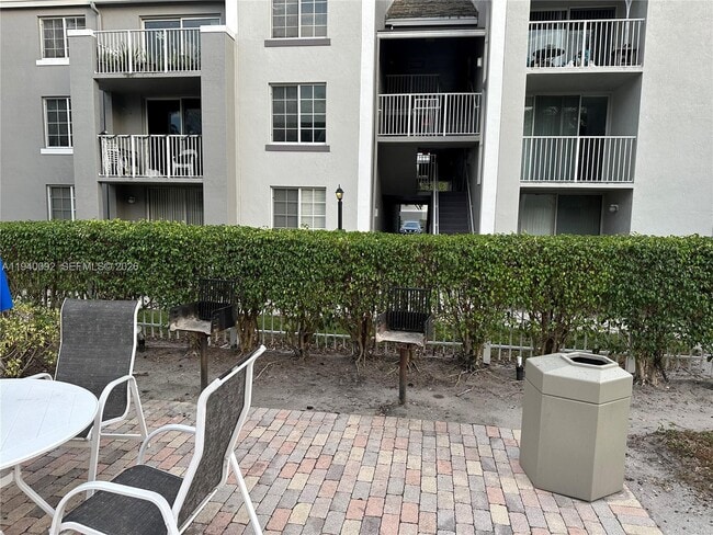 Building Photo - 620 SW 111th Ave