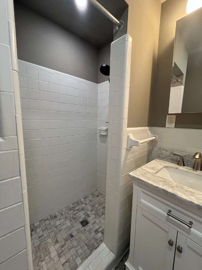 Building Photo - 6208 Cedar Point Dr NW
