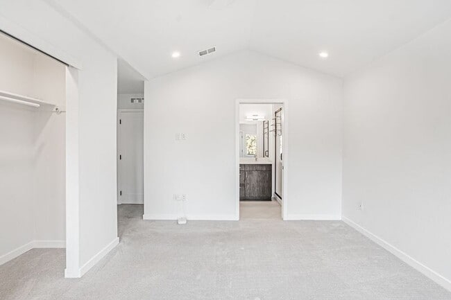 Building Photo - 1717 Ingalls St