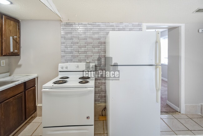 Building Photo - 2633 S Randolph St