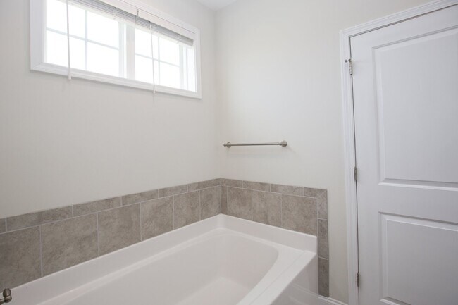 Building Photo - Gorgeous 4 bedroom home in Vass