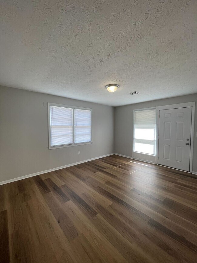 Building Photo - 3465 Dundale Rd