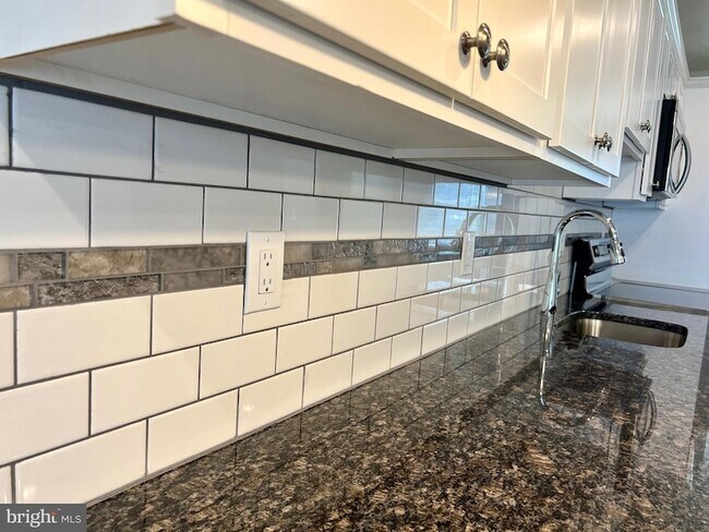 Building Photo - 46 W Pittsfield St