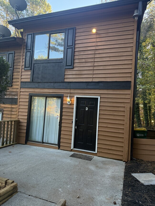 Building Photo - 6473 Klinect Ct