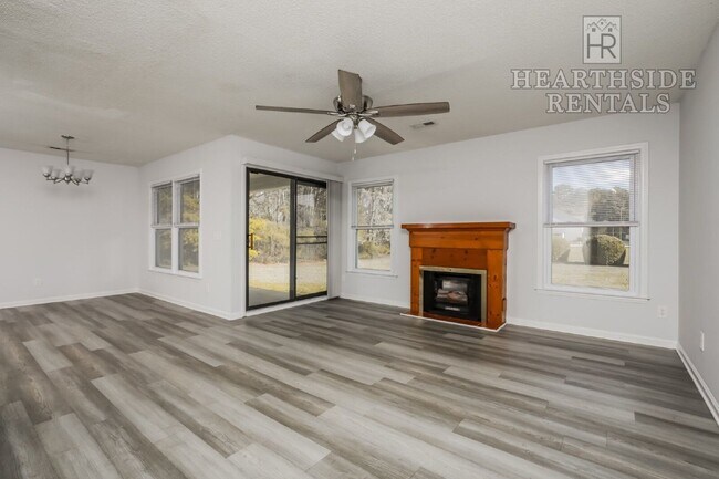 Building Photo - 143 W Victoria Ct