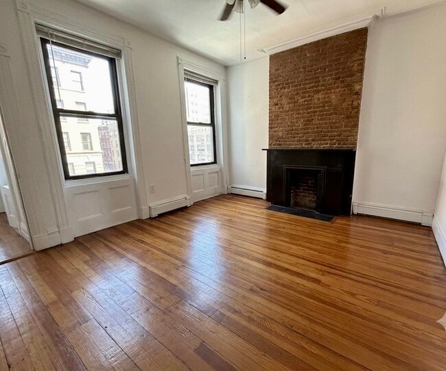 Building Photo - 104 14th St