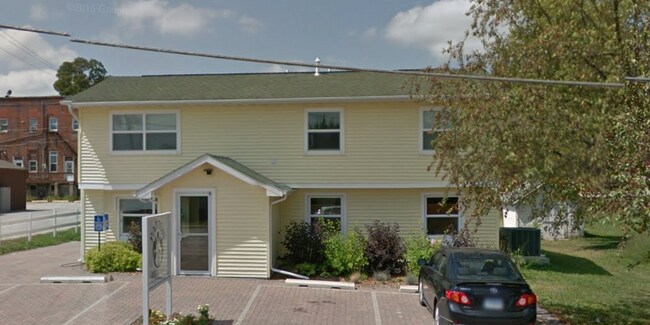 Building Photo - 116 N 1st St