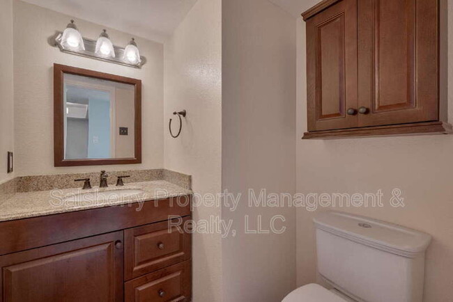 Building Photo - 8511 Westover Ct